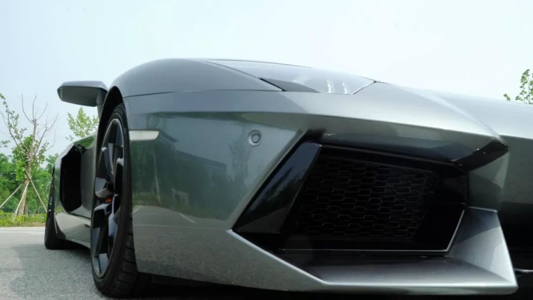 加速2.9秒的拖拉机,一脚油门一个鸡腿,一天租金一辆捷达