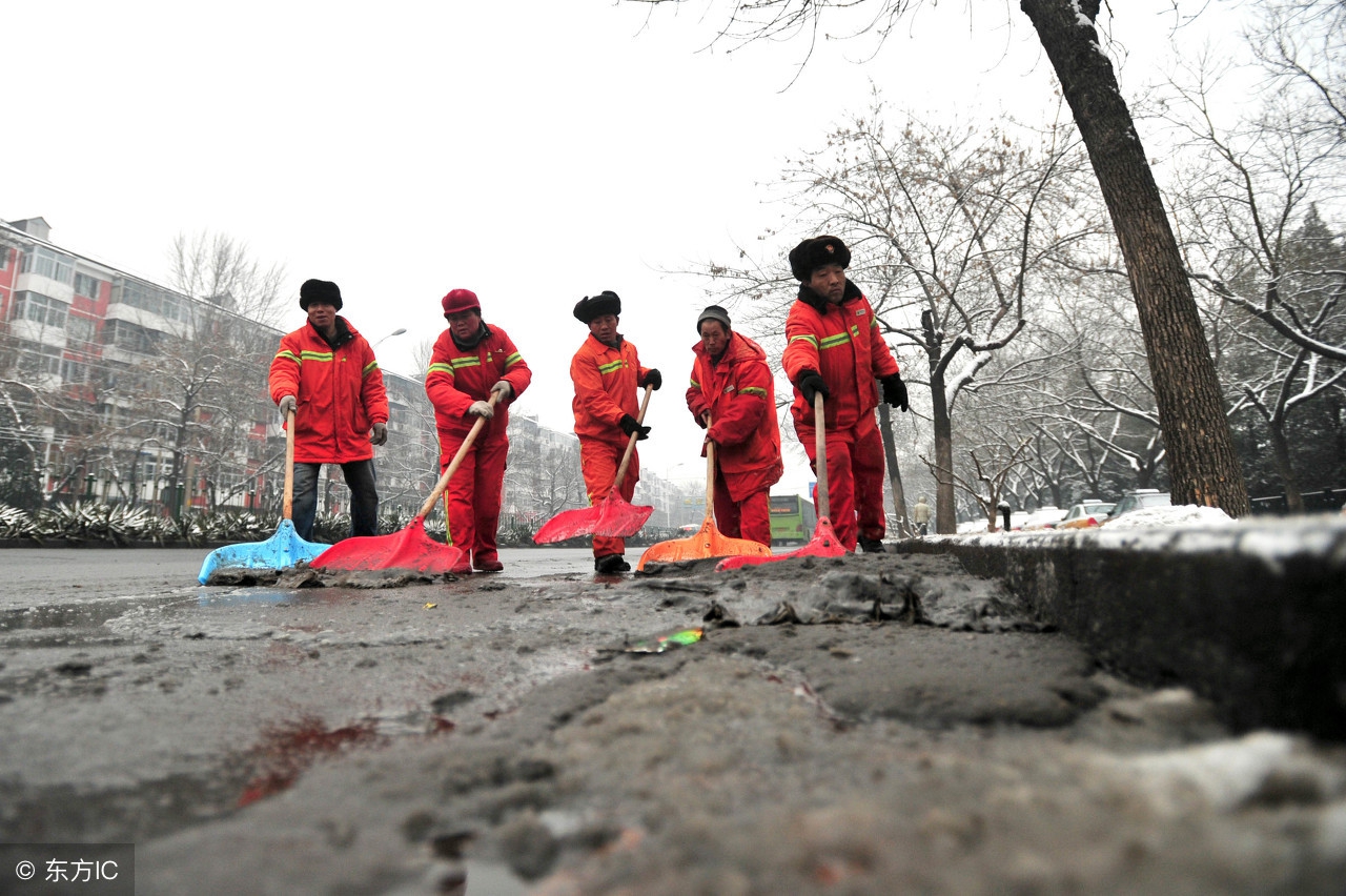 致敬城市黄玫瑰,不畏严寒酷暑坚守岗位,城市中最可爱的人