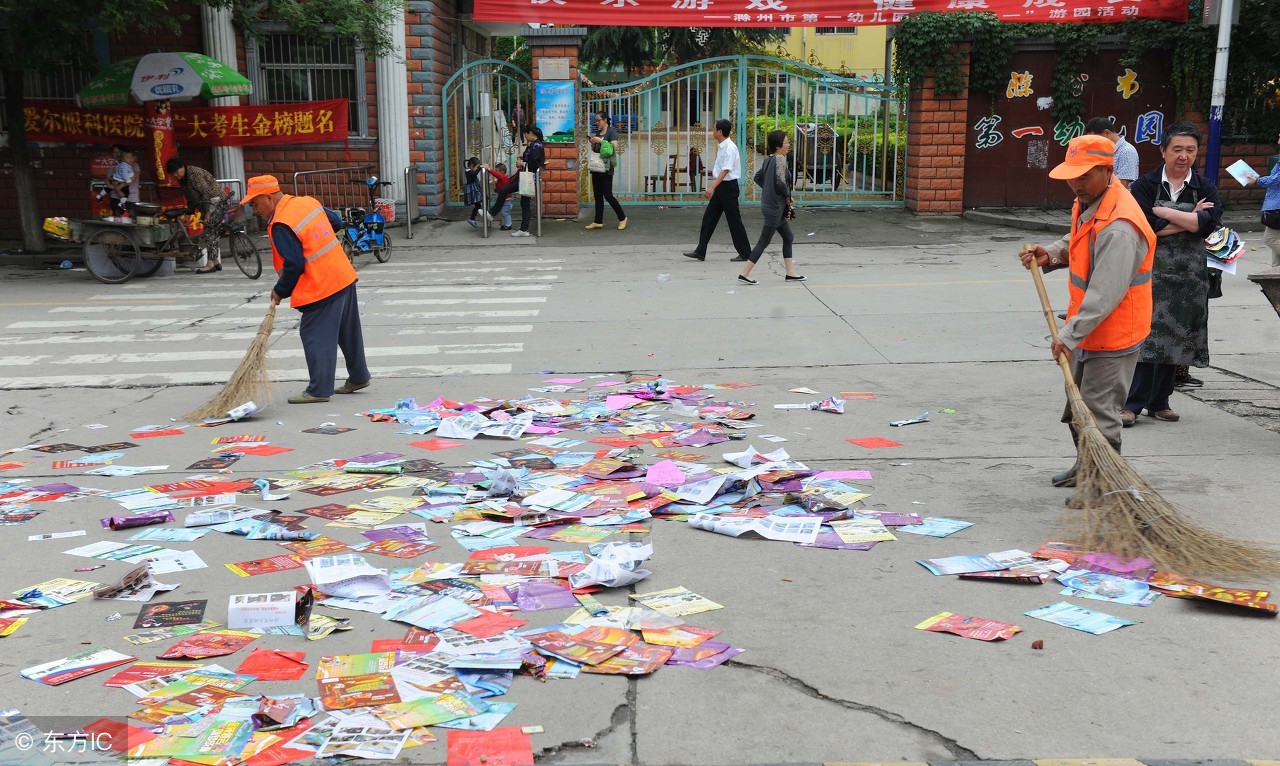 致敬城市黄玫瑰,不畏严寒酷暑坚守岗位,城市中最可爱的人