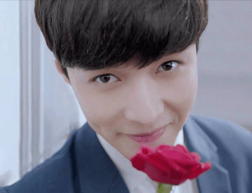 张艺兴《黄金瞳》杀青，EXO日本演唱会，粉丝：艺兴多久回归？