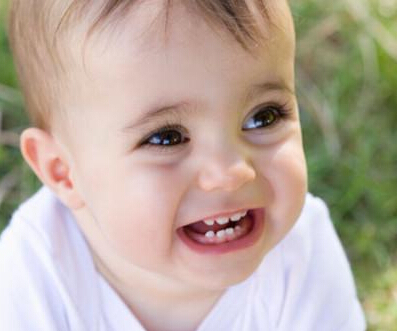 宝宝为啥会长龅牙,宝宝为啥会长咖啡斑