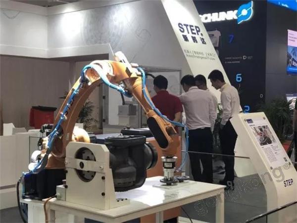 等不及了，先来一起看工业机器人“世界杯”吧！