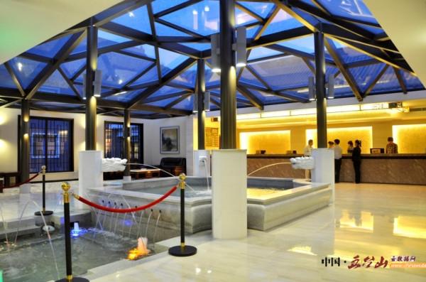 五台山友谊宾馆停车,五台山友谊宾馆离岱螺顶多远