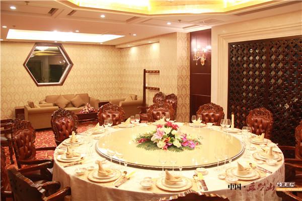 五台山友谊宾馆停车,五台山友谊宾馆离岱螺顶多远