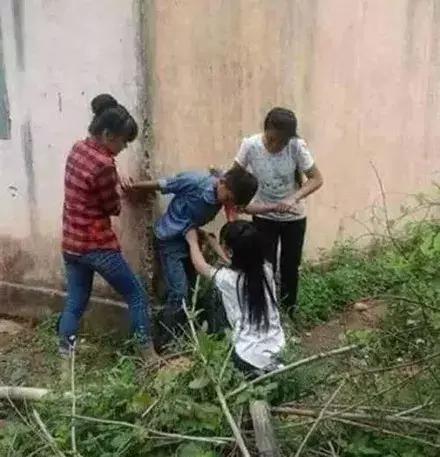 男朋友给女朋友劈叉,你的女朋友会不会劈叉