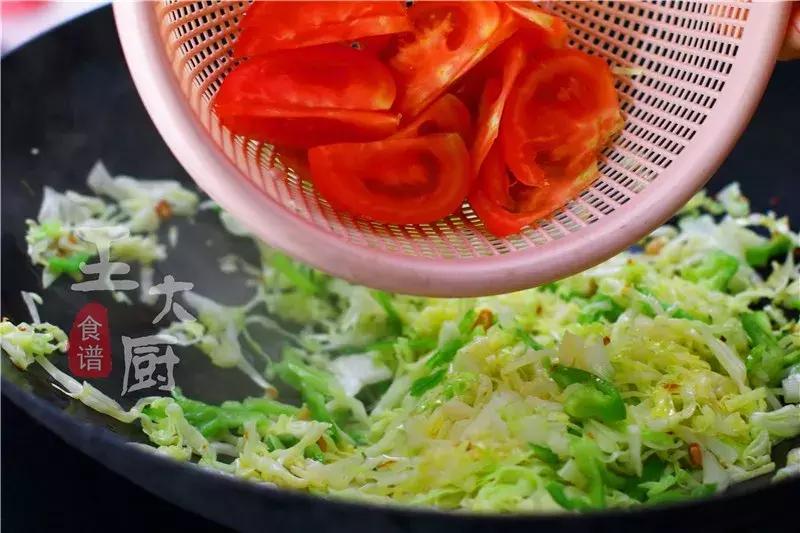 大头菜炒西红柿的营养功效,大头菜炒西红柿的营养价值及功效