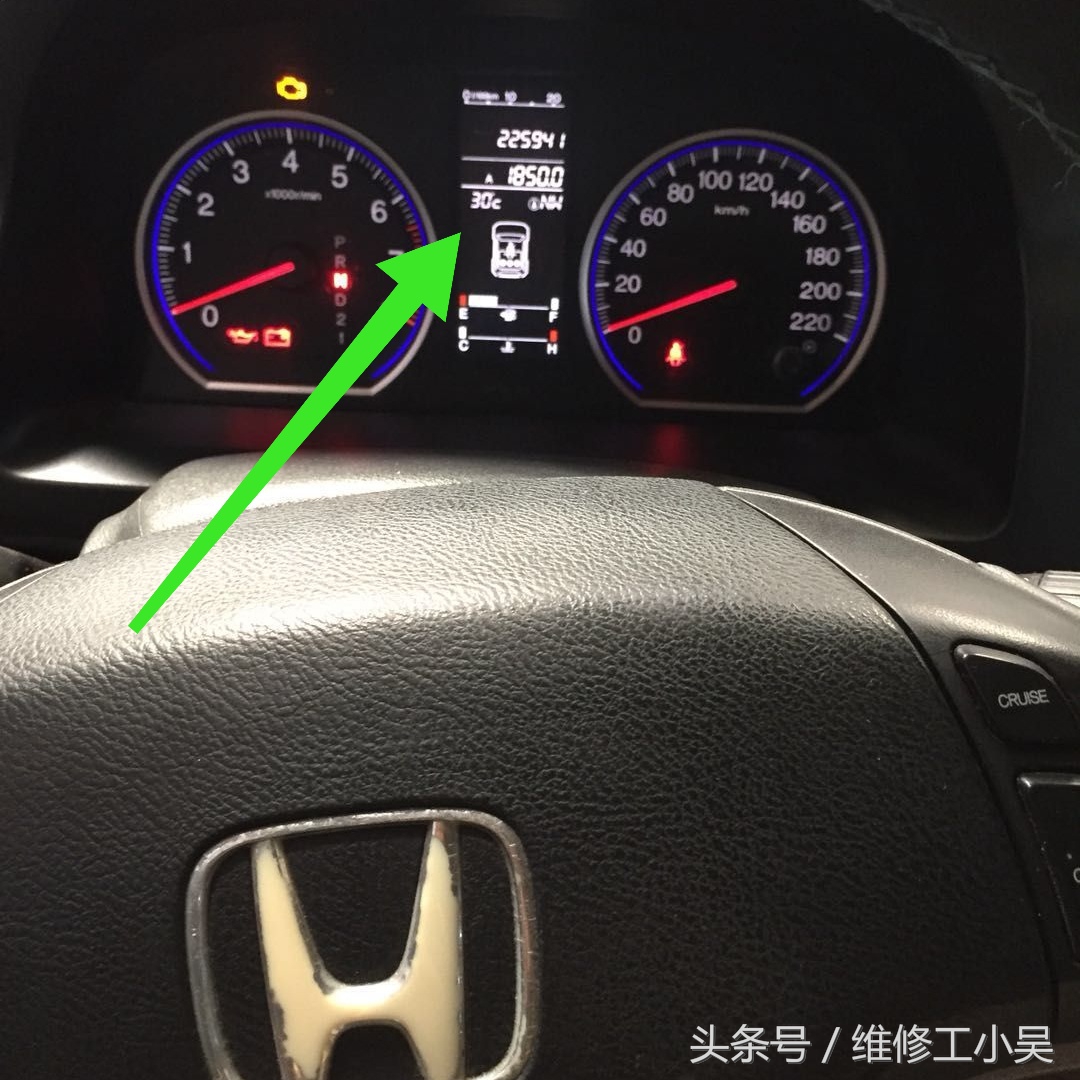 发动机抖动是不是跟没汽油有关,发动机抖动没有故障码为什么