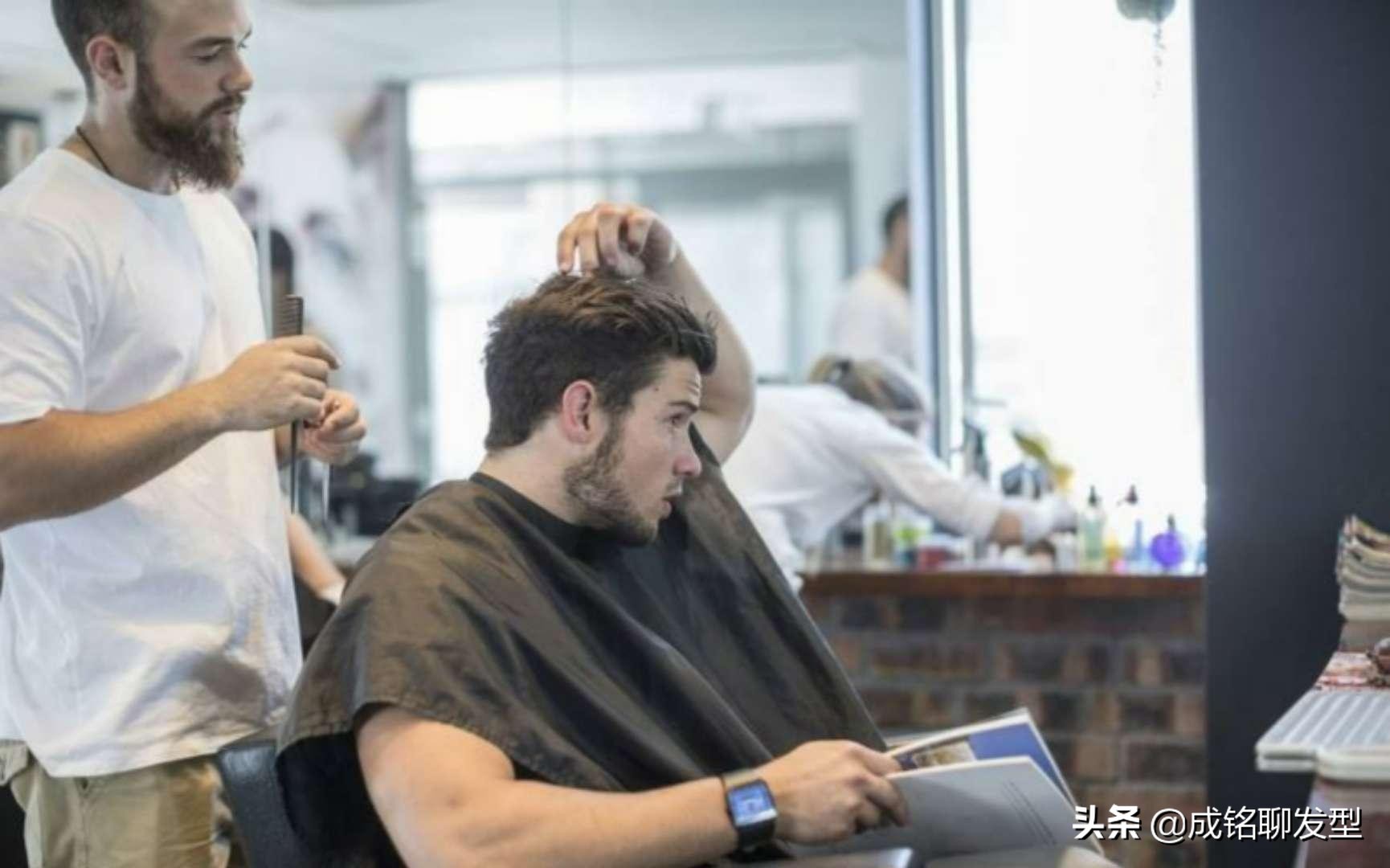 理发店到底靠什么挣钱,理发店为啥暴利还赚不到钱