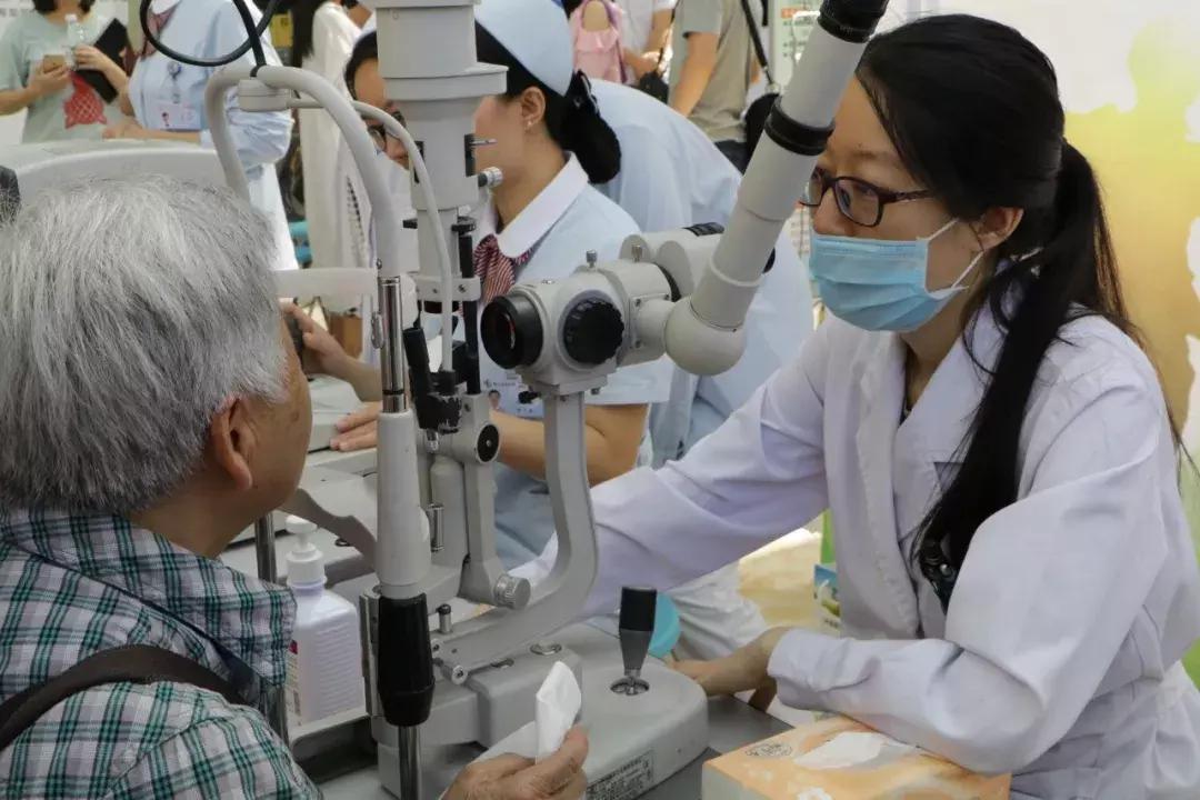 沙河新建眼科医院公益爱眼日,医院举行全国爱眼日公益活动