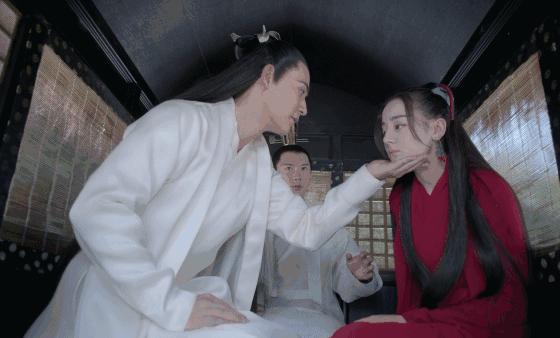 迪丽热巴抖音托头杀,迪丽热巴美貌杀粉