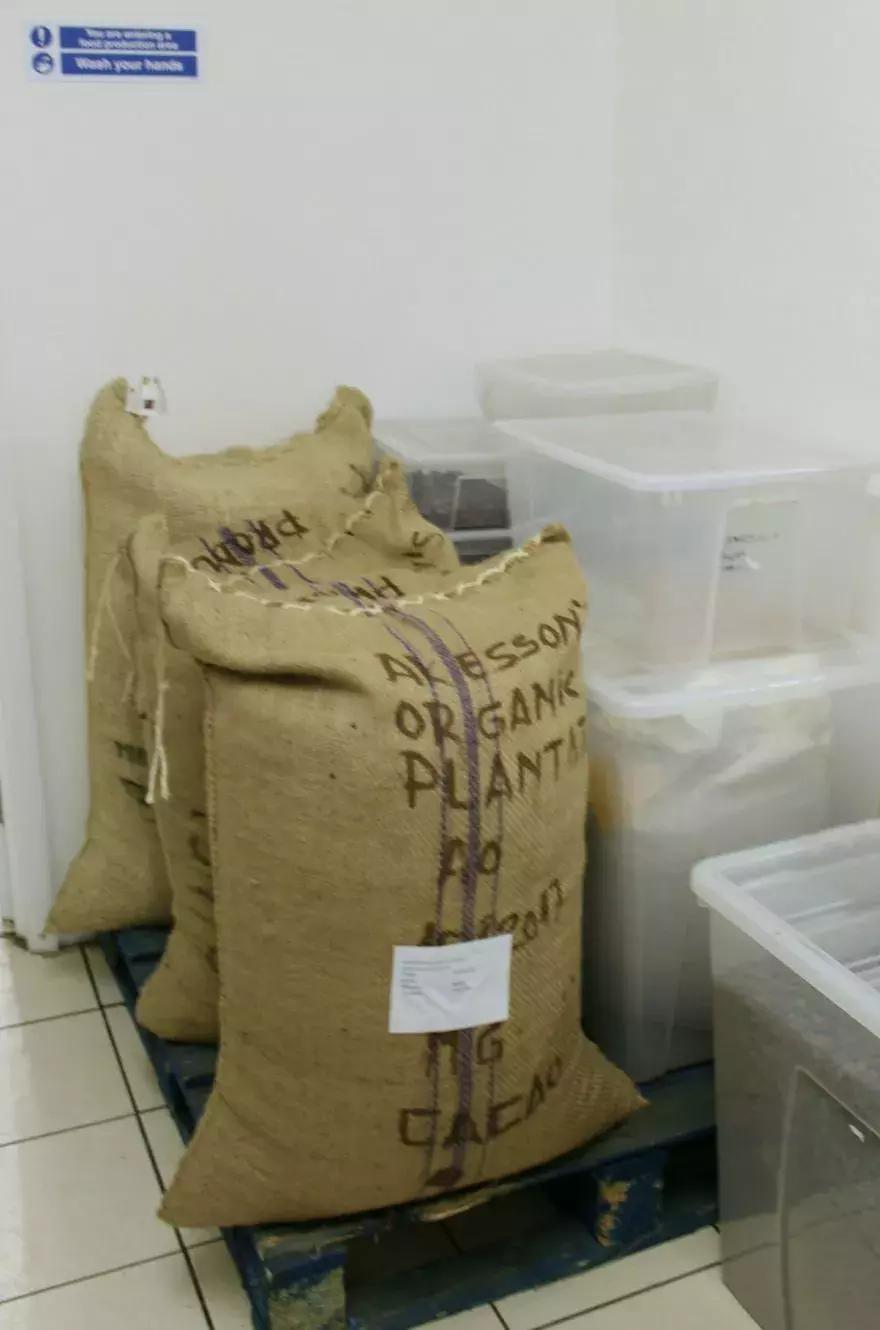 巧克力是怎么发明的视频,科普巧克力是怎么诞生的纪录片