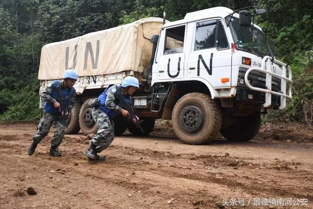 中国军人在危险面前从不退缩,在危险面前中国军人无所畏惧