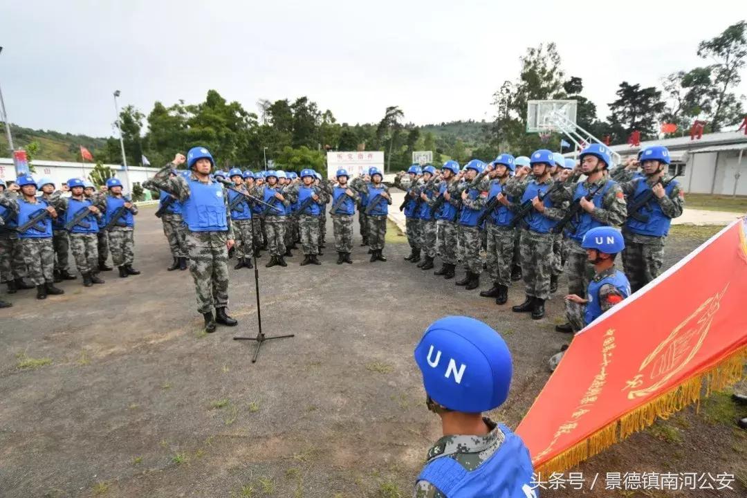 中国军人在危险面前从不退缩,在危险面前中国军人无所畏惧