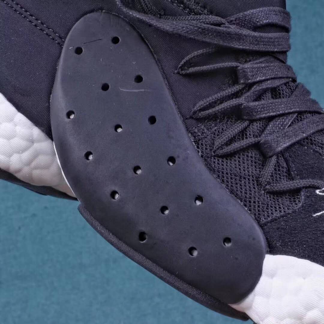 adidasy-3带来全新鞋型未来感十足 (阿迪达斯官网adidascourtvision3)