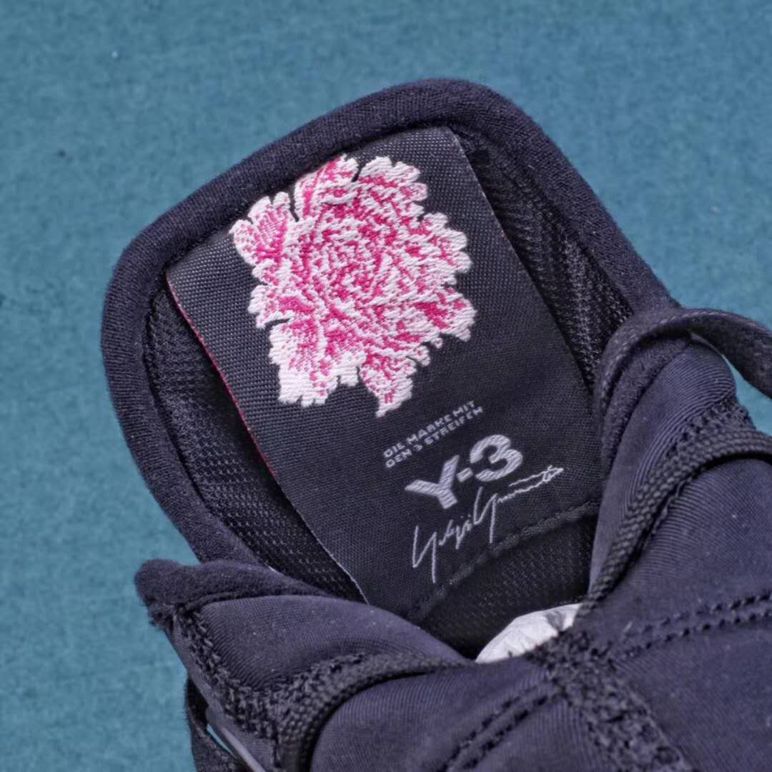 adidasy-3带来全新鞋型未来感十足 (阿迪达斯官网adidascourtvision3)