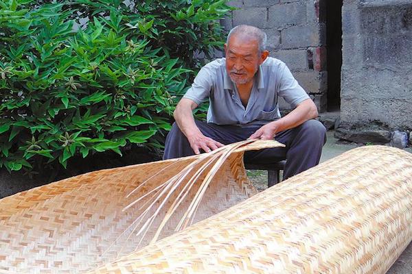农村里用秸秆杂草编出来的宝贝，许多地方快失传了的老手艺