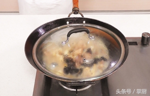 正宗的黄焖鸡做法,软嫩多汁,完爆各种姓氏黄焖鸡