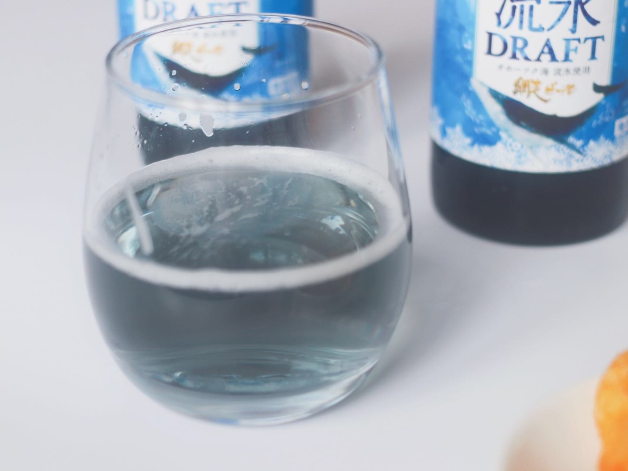 北海道網走的青蓝色啤酒，喝上一口，宛如遨游再浩瀚的鄂霍次克海