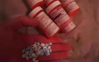 避免抱憾终生!留学在外,“合法*品毒**”碰不得