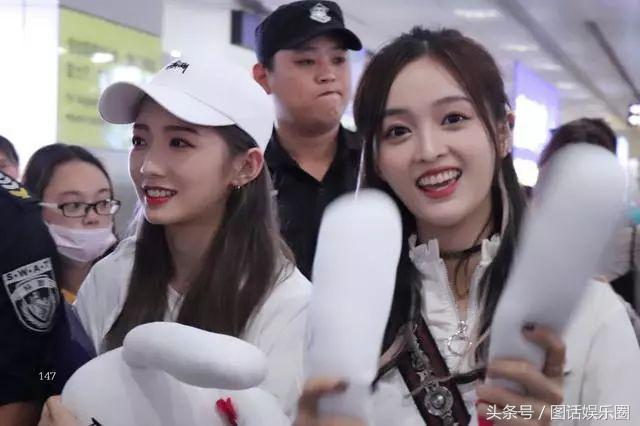 开300万的车,背20万的包,袜子都要1600块,101的姑娘们真有钱啊