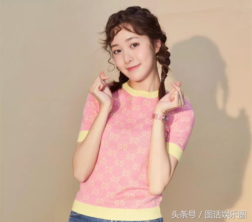 开300万的车,背20万的包,袜子都要1600块,101的姑娘们真有钱啊