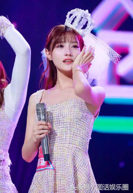 开300万的车,背20万的包,袜子都要1600块,101的姑娘们真有钱啊