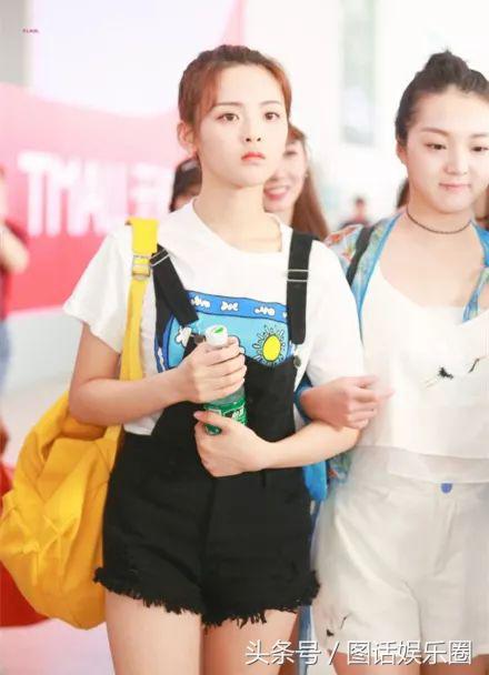 开300万的车,背20万的包,袜子都要1600块,101的姑娘们真有钱啊