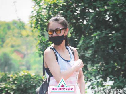 开300万的车,背20万的包,袜子都要1600块,101的姑娘们真有钱啊