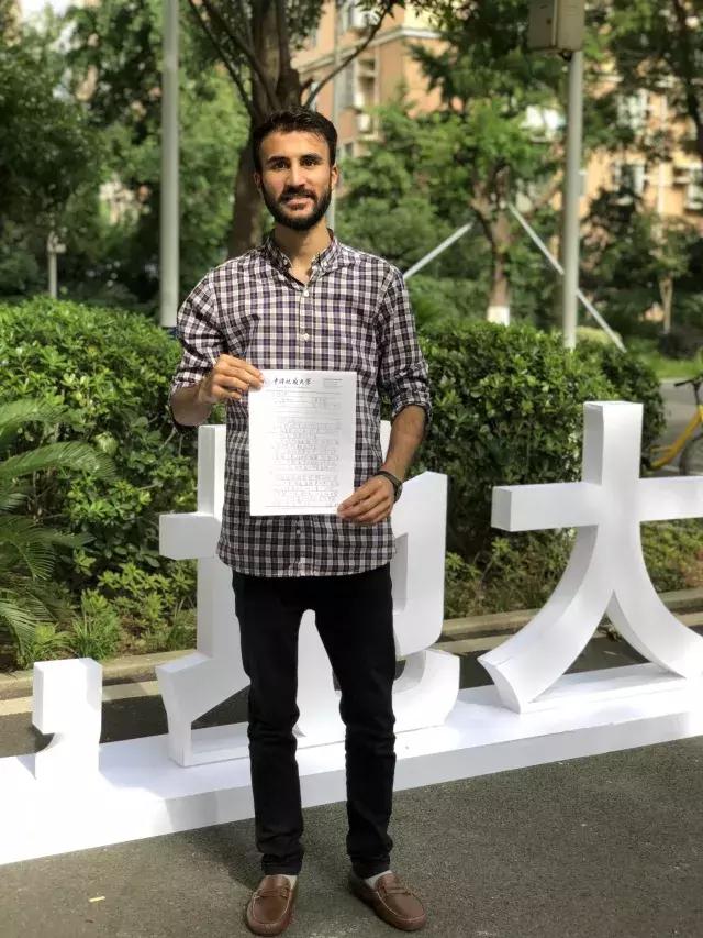 国外学生挑战中国高考试卷,外国友人挑战中国高考题