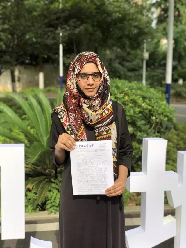 国外学生挑战中国高考试卷,外国友人挑战中国高考题