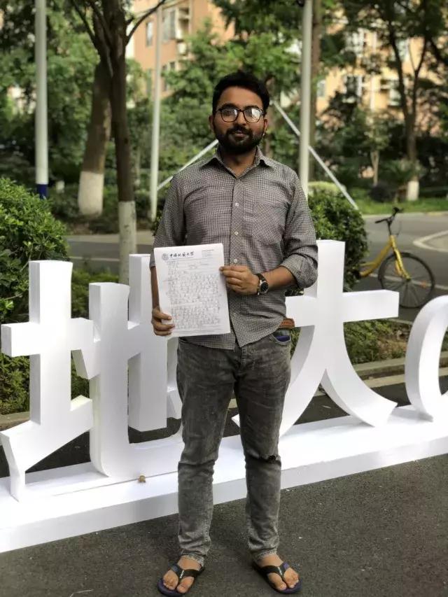 国外学生挑战中国高考试卷,外国友人挑战中国高考题