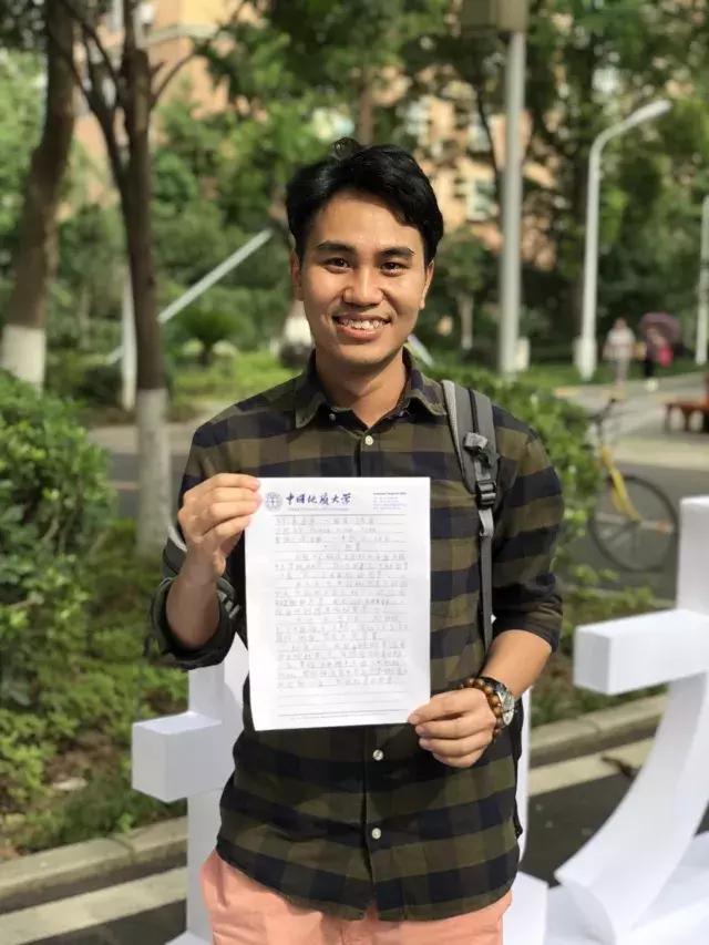 国外学生挑战中国高考试卷,外国友人挑战中国高考题