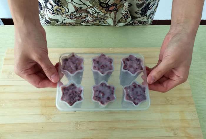 自制营养雪糕棒给小孩吃超级放心,如何用矿泉水瓶自制雪糕模具教程