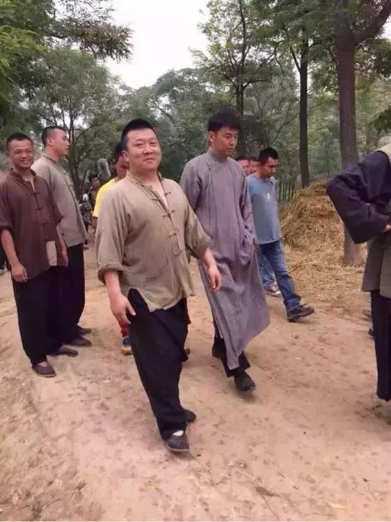 鹿晗的那些加薪技巧你学会了吗,鹿晗如何成为一种职业