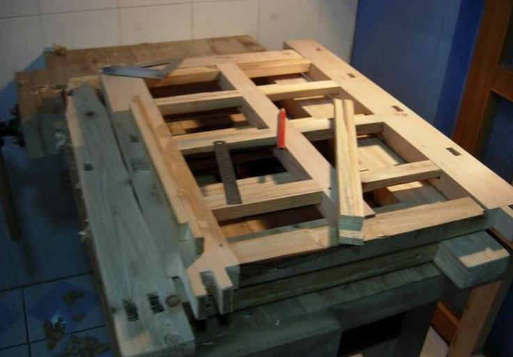 木工自制万能工作台尺寸3d图解,工地现场怎样制作木工台锯工作台