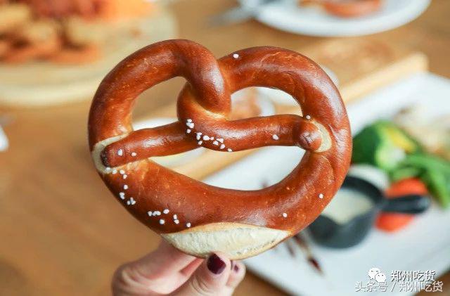 爽爆了!CBD如意湖畔世界杯免费看!啤酒、音乐一个不能少!