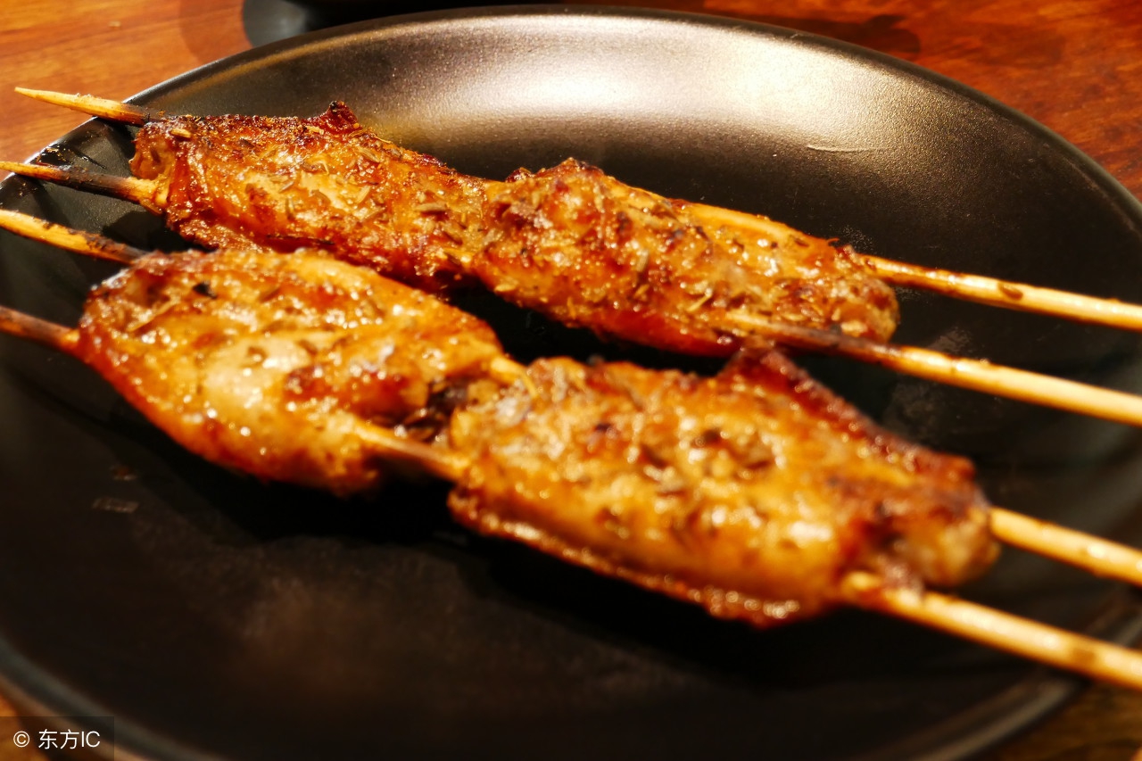 吃饺子不蘸酱油是哪个地方的事,吃饺子没蘸酱油就被抓进来了