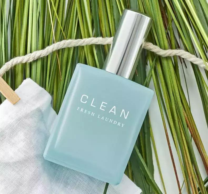 这次才是最性感的用香法,不止香调分析、喷香位置那么简单