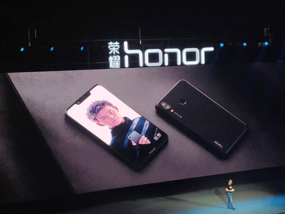 荣耀play6+128麒麟970游戏测试,荣耀play2023年发新机了吗