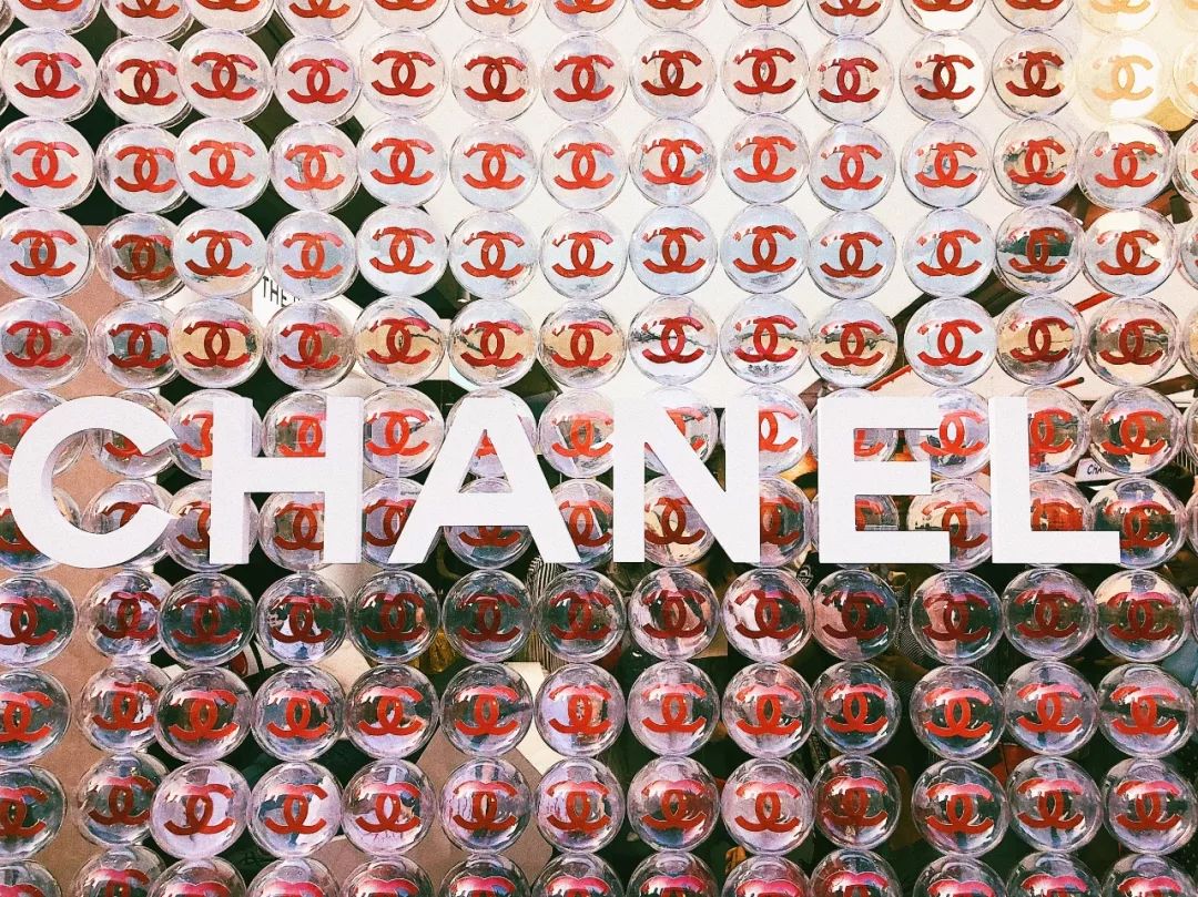 新发现！除了机场，又一个与偶像「假装偶遇」的地方！