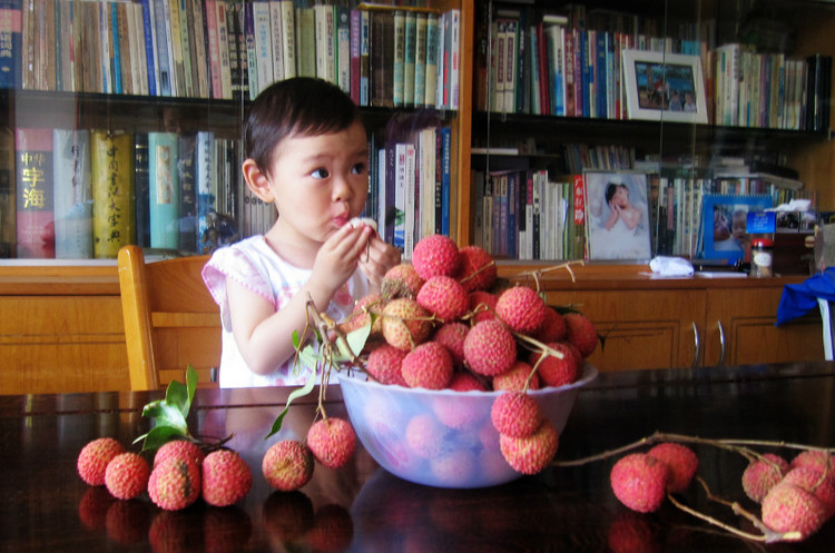 儿童食用过多荔枝会得荔枝病,防止荔枝得病视频