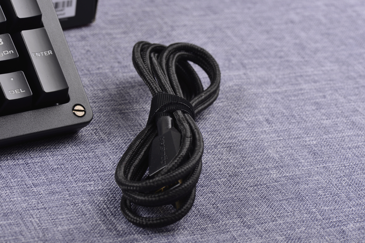 骨伽cougar600k机械键盘,德国Cherry机械键盘红轴经典之作