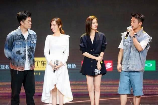 郑恺看蔡徐坤眼神,郑恺看baby和苗苗的眼神