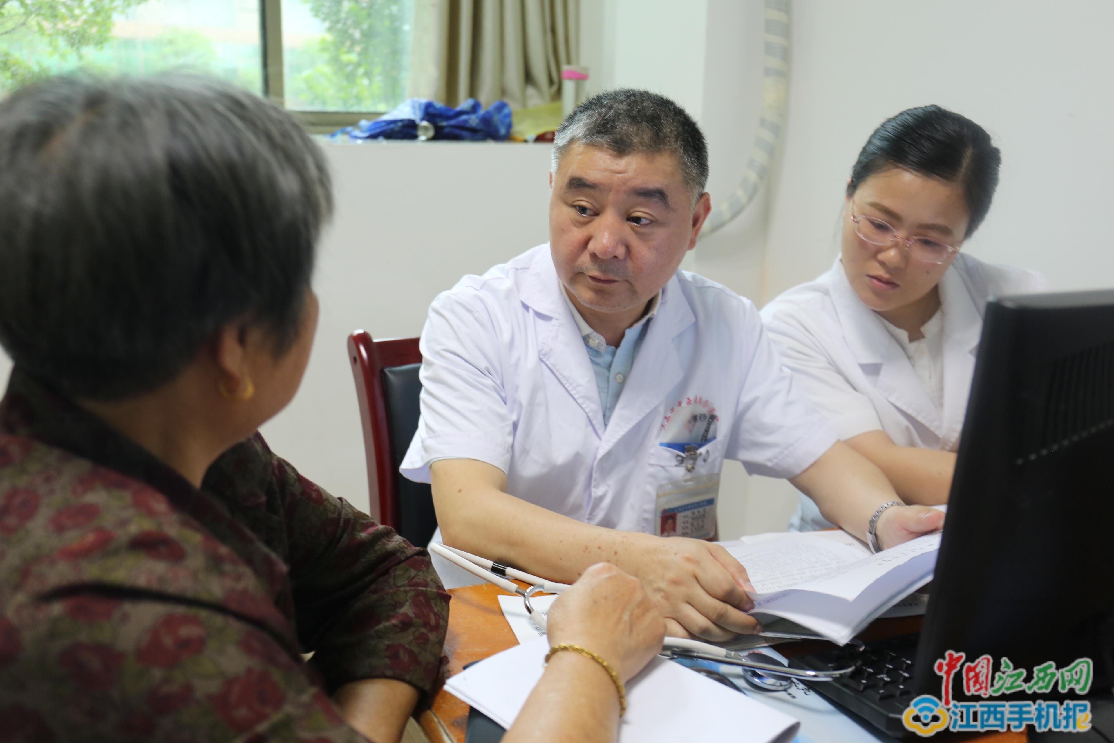 县医疗专家团义诊,中医专家组团义诊