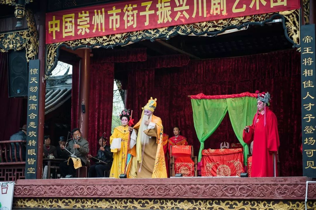 避暑耍水爽一夏!低至4折≈258元抢街子古镇艺家精品酒店住宿一晚!双早+游泳+逛古镇……屋里搓麻~山涧耍水~全家游~凉快的很!