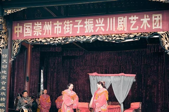 避暑耍水爽一夏!低至4折≈258元抢街子古镇艺家精品酒店住宿一晚!双早+游泳+逛古镇……屋里搓麻~山涧耍水~全家游~凉快的很!