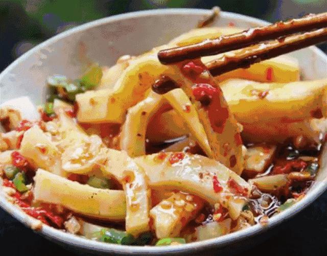 避暑耍水爽一夏!低至4折≈258元抢街子古镇艺家精品酒店住宿一晚!双早+游泳+逛古镇……屋里搓麻~山涧耍水~全家游~凉快的很!