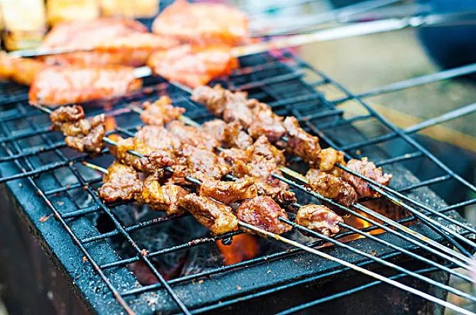 避暑耍水爽一夏!低至4折≈258元抢街子古镇艺家精品酒店住宿一晚!双早+游泳+逛古镇……屋里搓麻~山涧耍水~全家游~凉快的很!