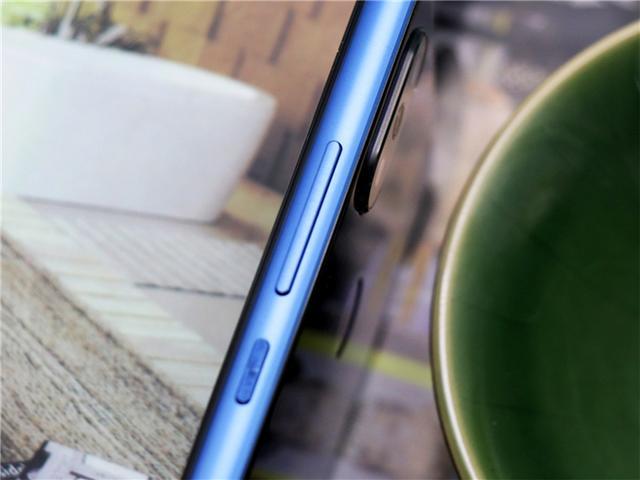 小米8SE评测：一上手就俘获了我的小心脏