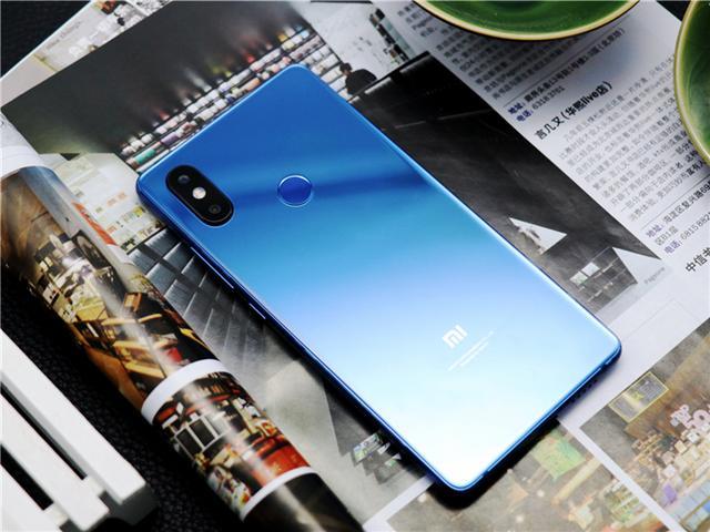 小米8SE评测：一上手就俘获了我的小心脏